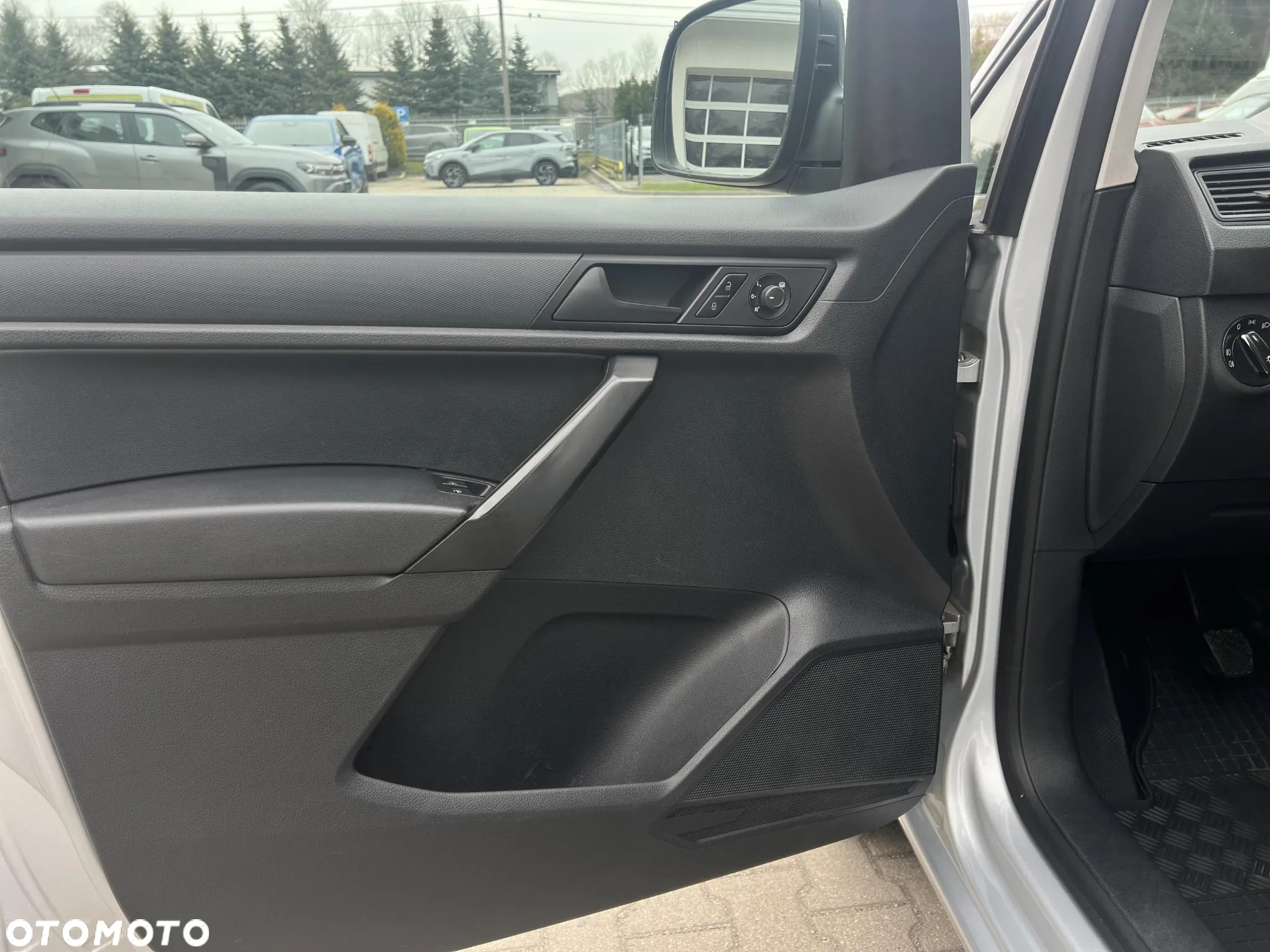 Volkswagen Caddy Maxi 2.0 TDI - 10