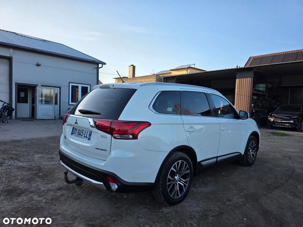 Mitsubishi Outlander - 6