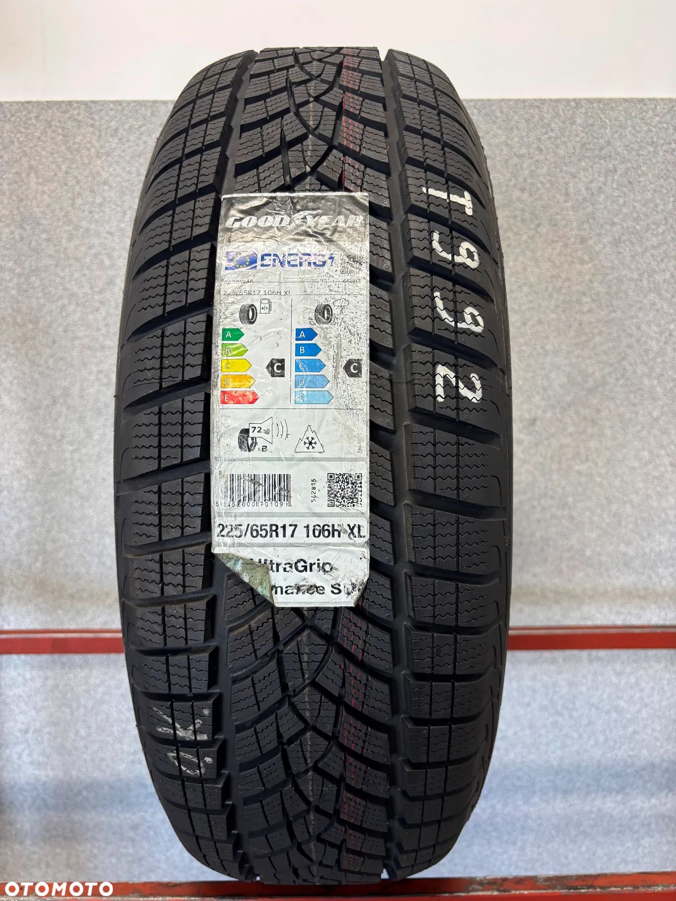 1 OPONA ZIMOWA GOODYEAR 225/65/17 106H SUV ,M+S - 1