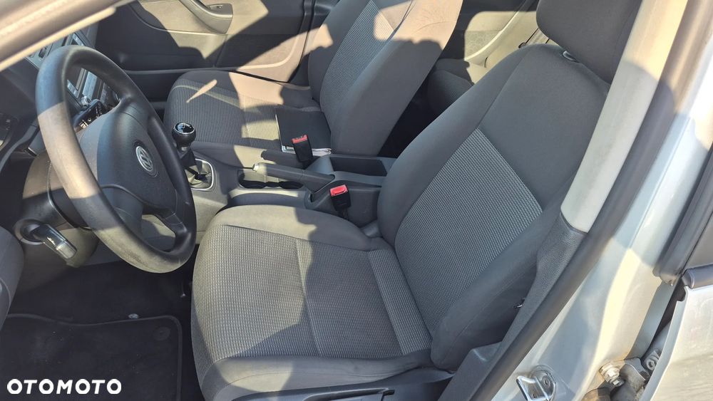 Volkswagen Golf 1.6 Team - 11