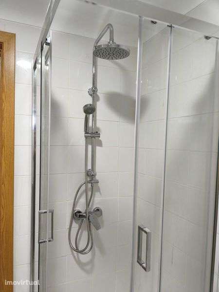 Aluga-se pequena moradia T2 mobilada – Canas de Santa Maria - Grande imagem: 4/12