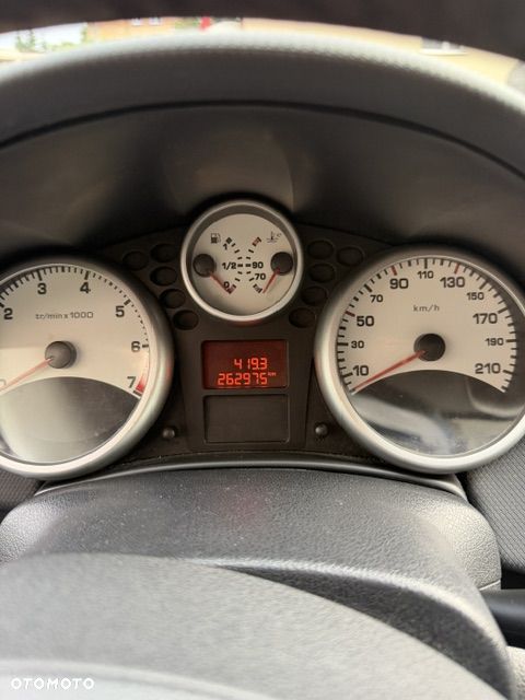 Peugeot 207 1.4 - 8