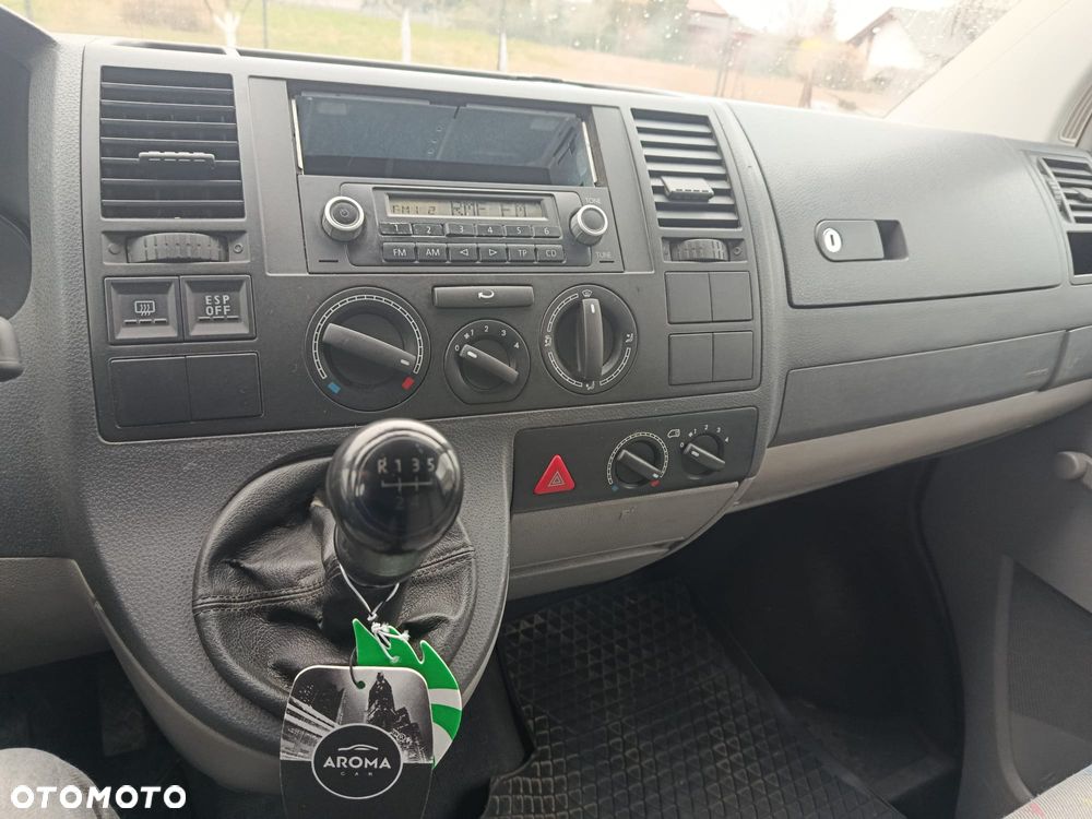 Volkswagen Caravelle - 9