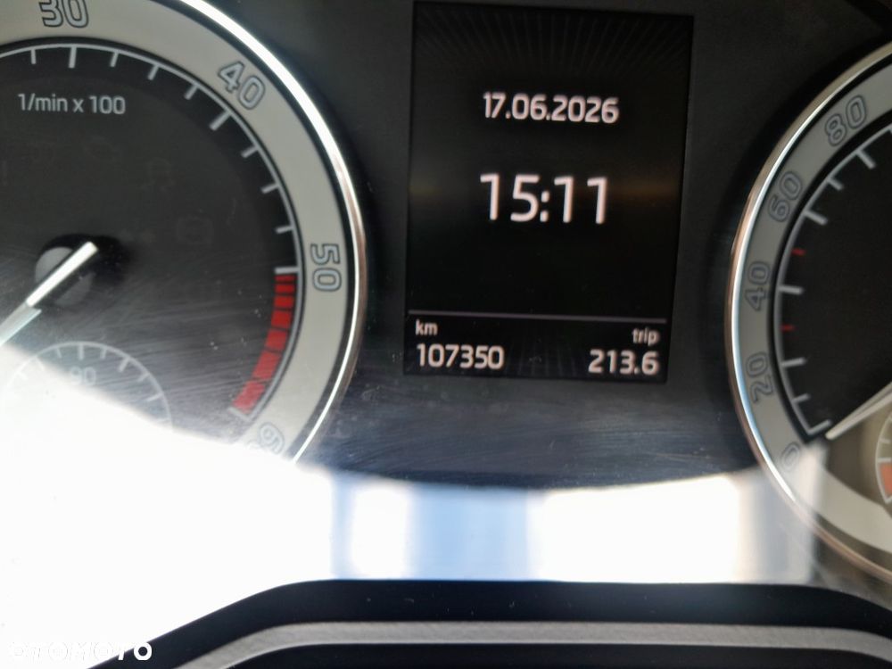 Skoda Superb 2.0 TDI L&K DSG - 9