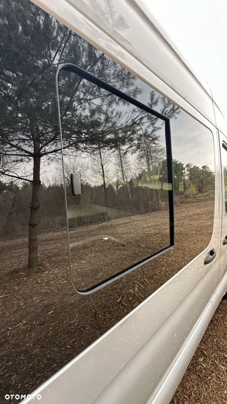Mercedes-Benz Sprinter 910 - 15