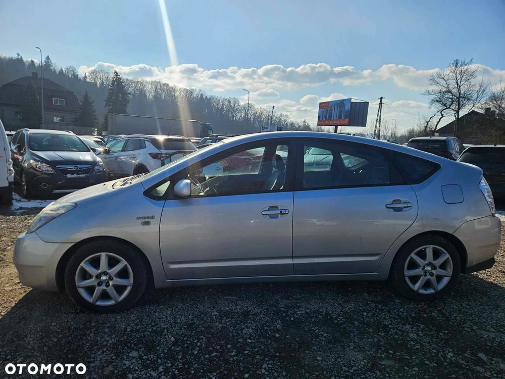 Toyota Prius (Hybrid) Executive - 4