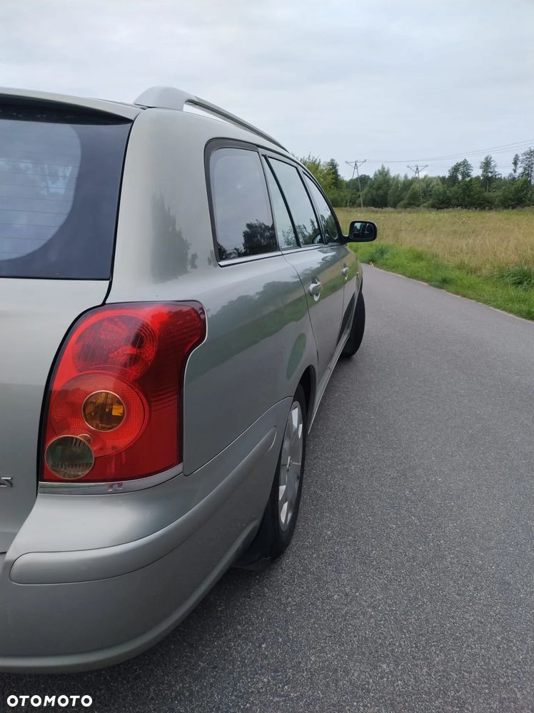 Toyota Avensis 1.8 VVT-i Combi - 4