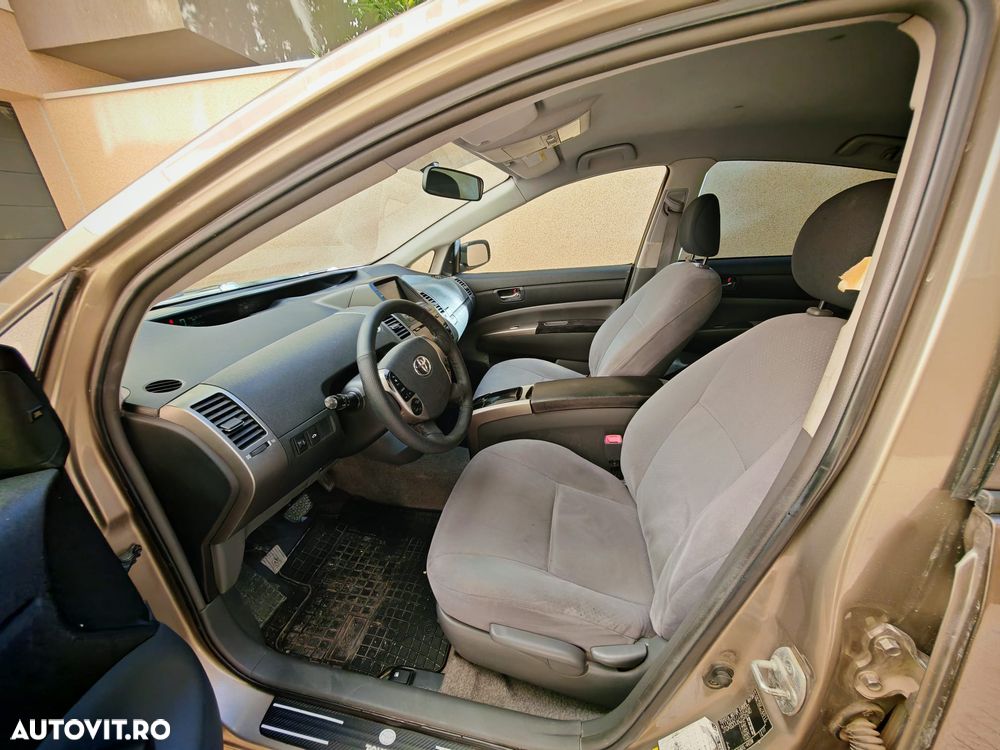 Toyota Prius - 15