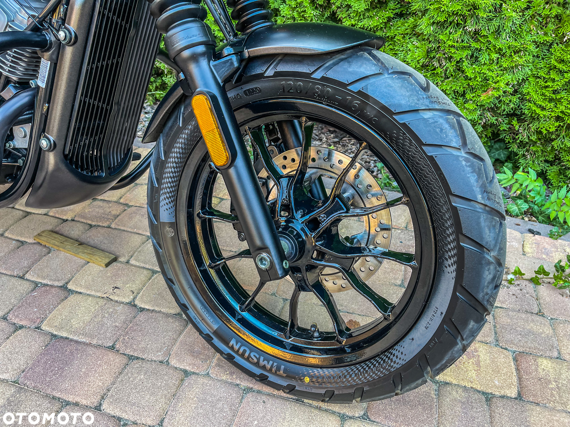 Hyosung GV - 8