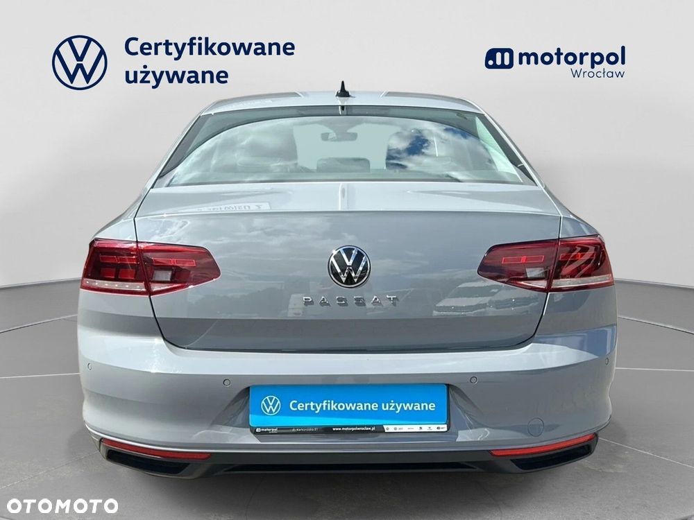 Volkswagen Passat - 13