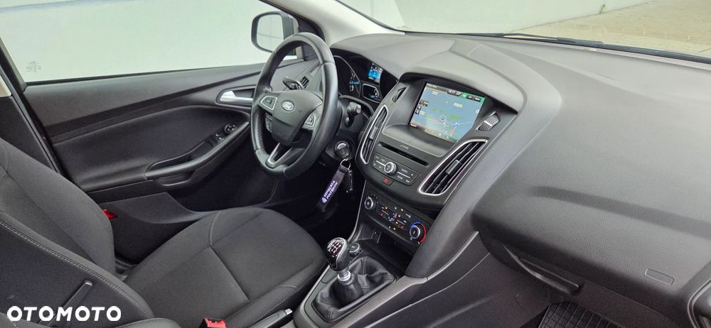 Ford Focus 1.0 EcoBoost Titanium - 38
