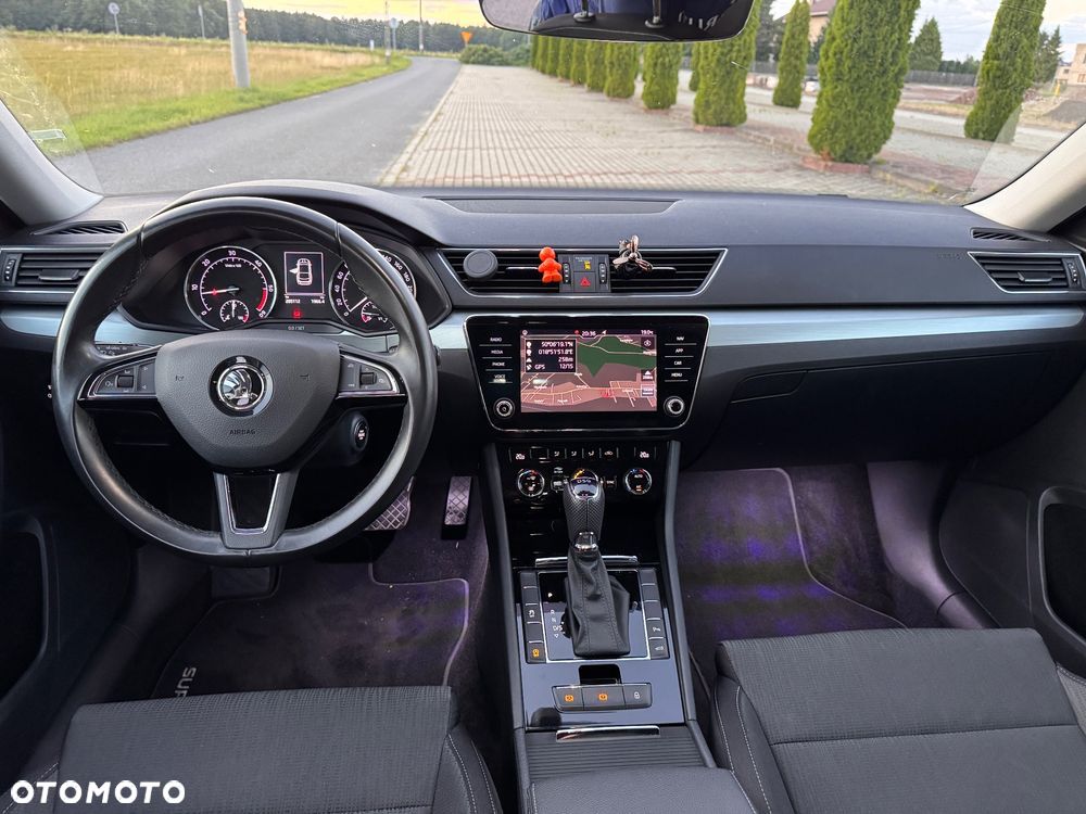 Skoda Superb 2.0 TDI Ambition DSG - 13