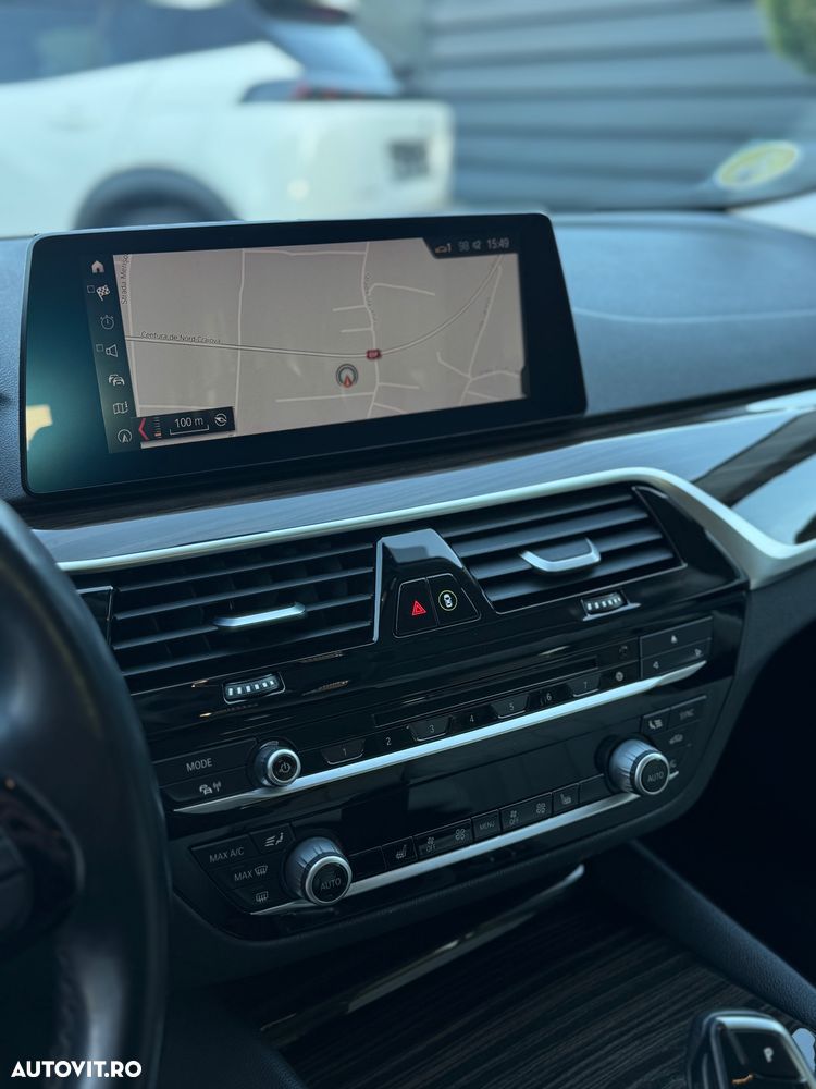 BMW Seria 5 520d Aut. - 10