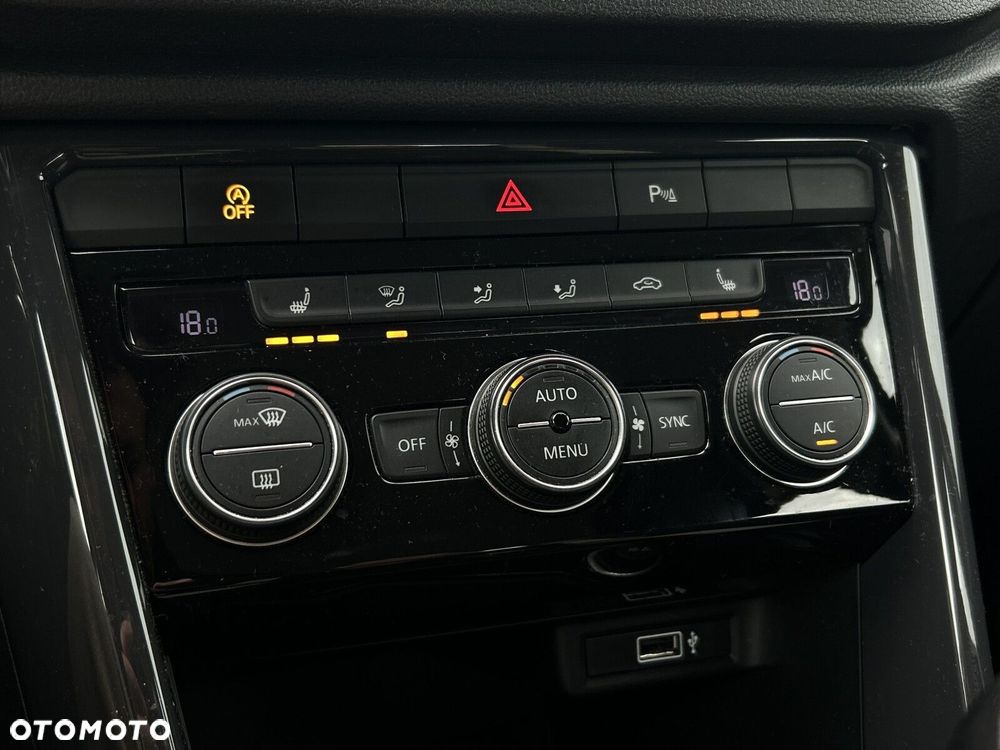 Volkswagen T-Roc 1.5 TSI Style - 24