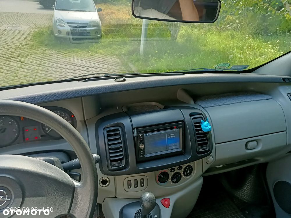 Opel Vivaro - 10