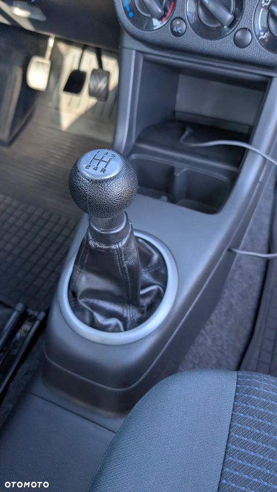 Suzuki Swift - 12