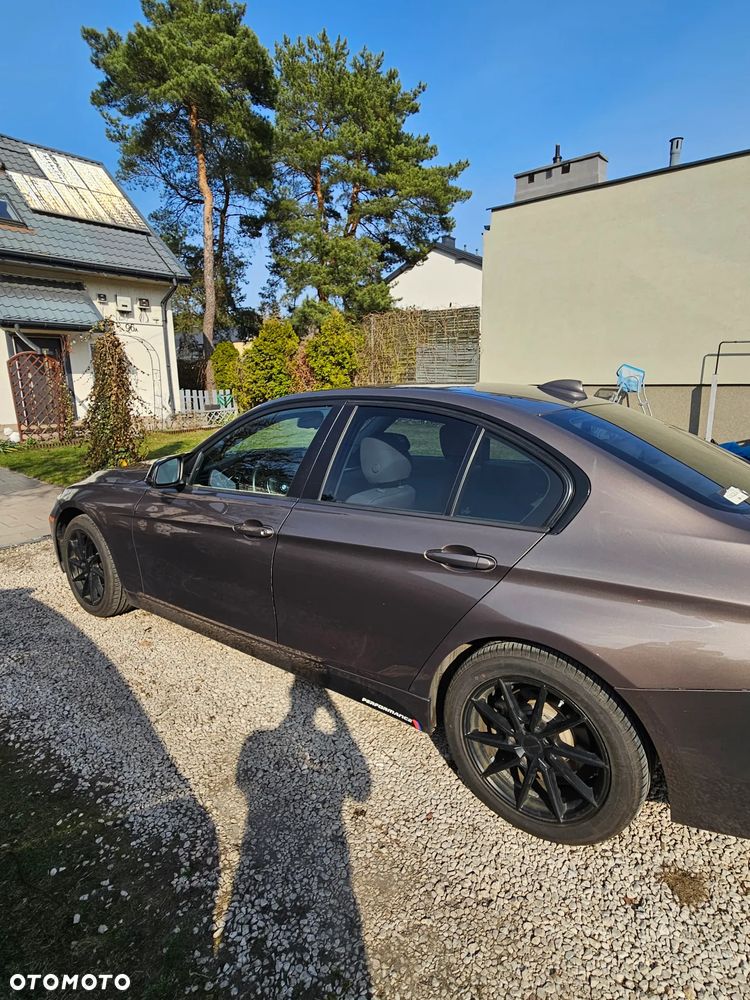 BMW Seria 3 328i xDrive - 8