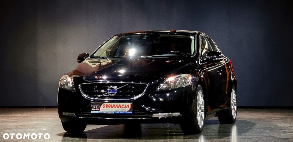 Volvo V40 D2 R Design - 40