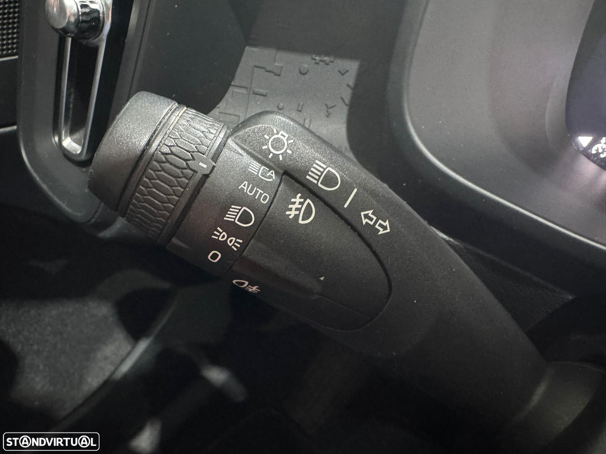 Volvo XC 40 2.0 D3 Momentum Plus Geartronic - 22