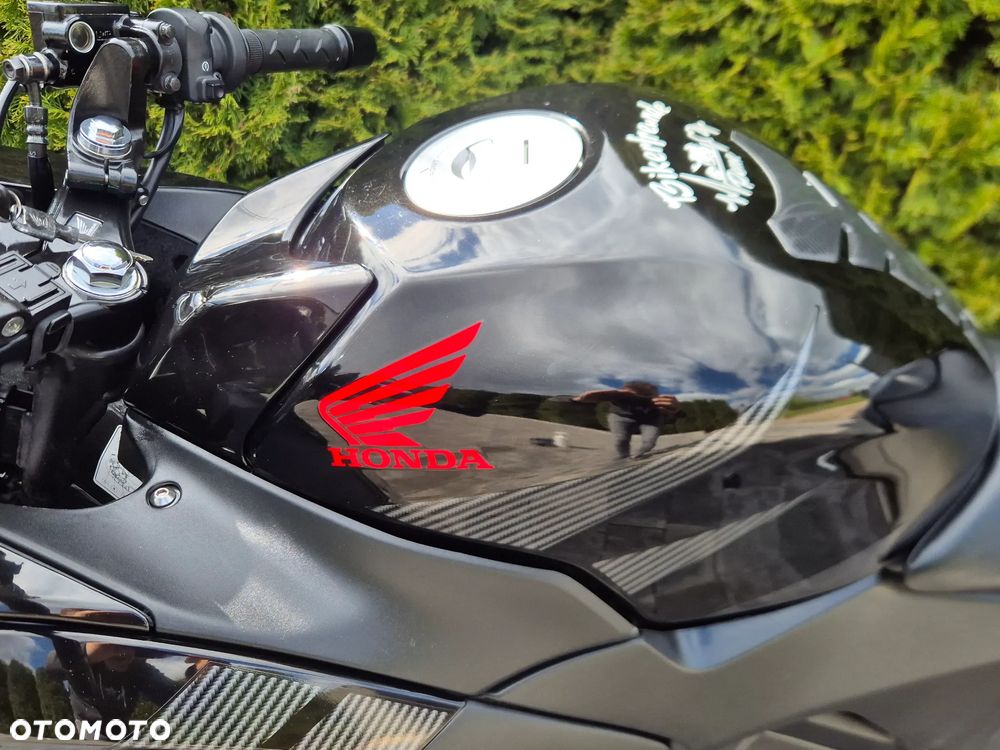 Honda CBR - 24