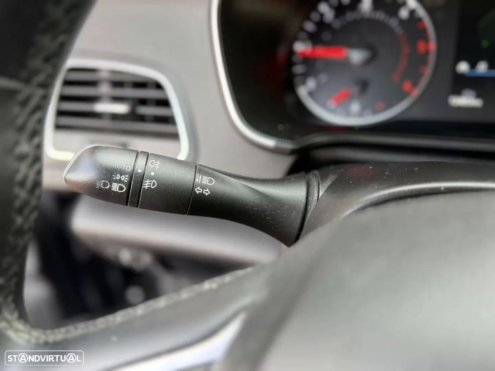 Renault Mégane Sport Tourer 1.5 Blue dCi Limited — fotografia 6