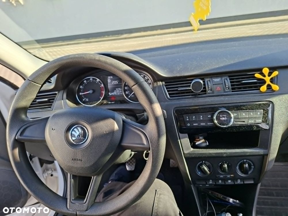 Skoda RAPID 1.2 TSI Edition - 9