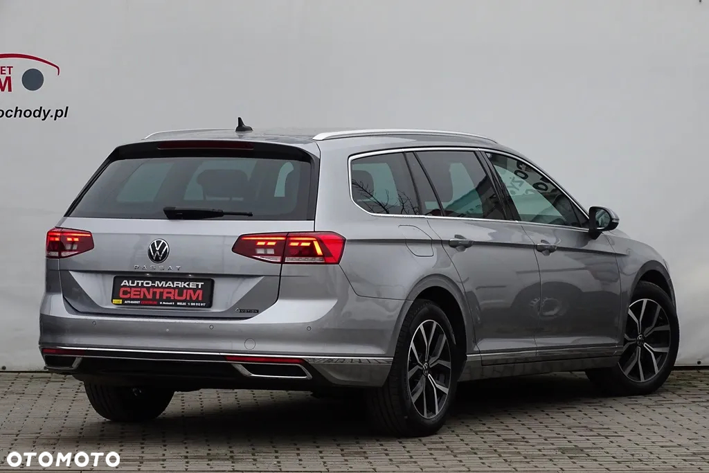 Volkswagen Passat Variant 2.0 TDI SCR DSG 4Motion Elegance - 13