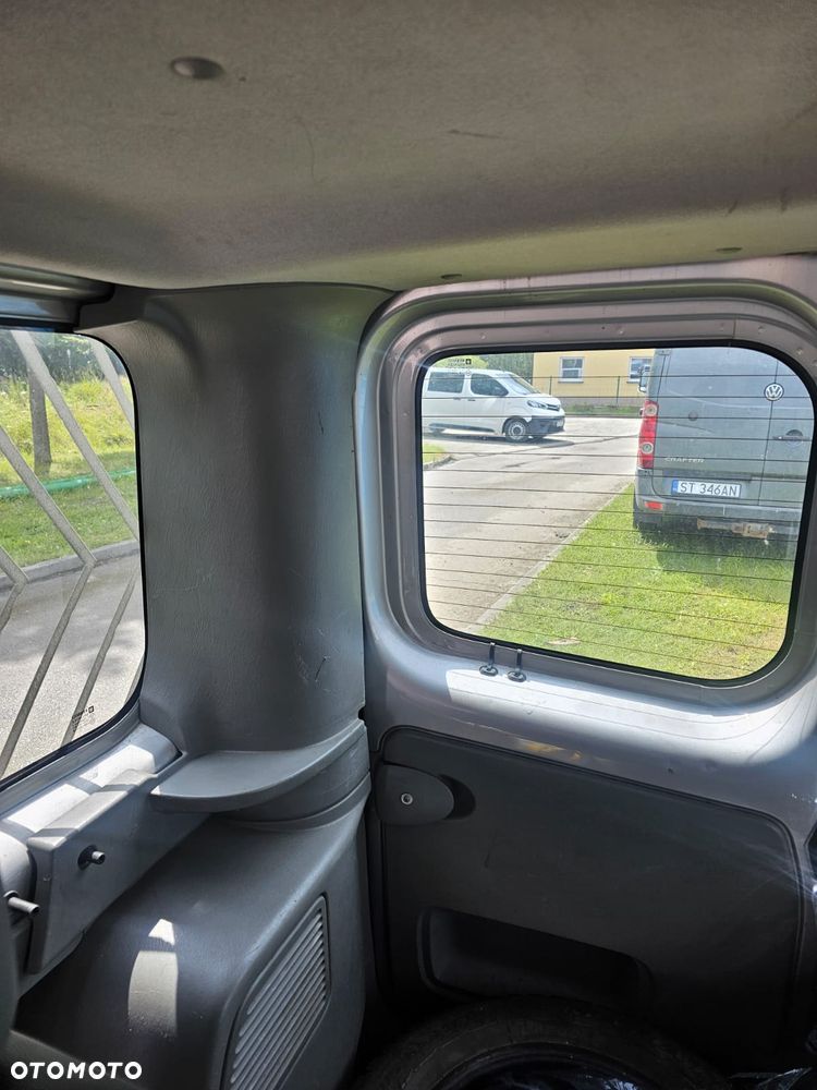 Opel Vivaro L2H1 2.9t - 22