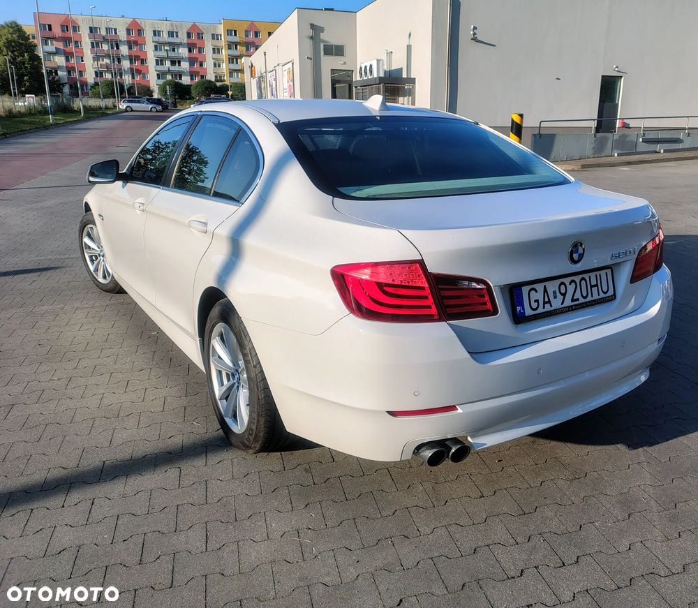 BMW Seria 5 520i - 10
