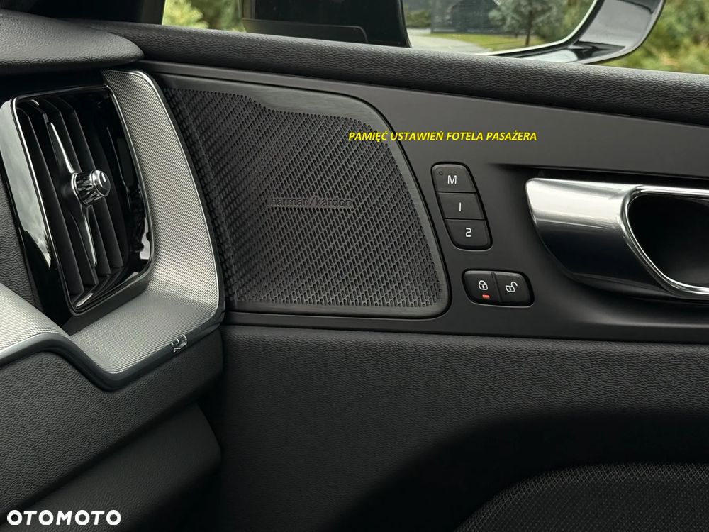 Volvo XC 60 B4 D AWD Plus Dark - 15