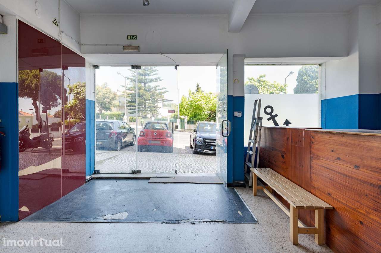 Loja | 140 m² em Benfica | Montra + Excelente Visibilidade - Grande imagem: 2/14