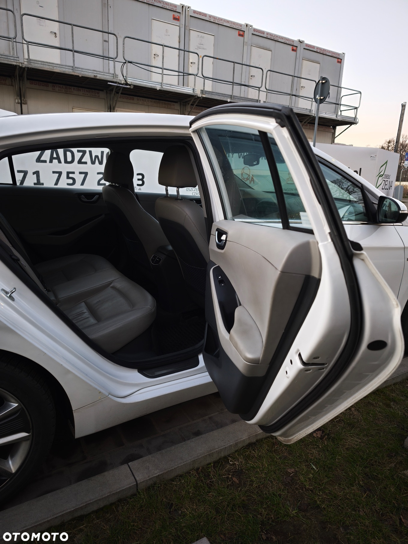 Hyundai IONIQ ver-hybrid-platinum - 14