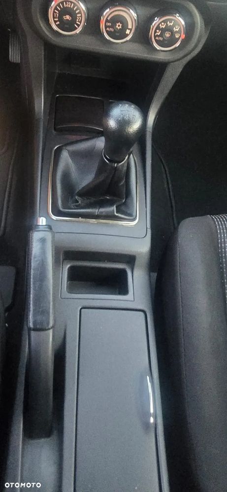 Mitsubishi Lancer 1.8 Intense - 13
