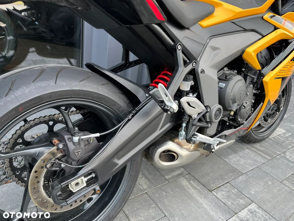 Triumph Daytona - 8