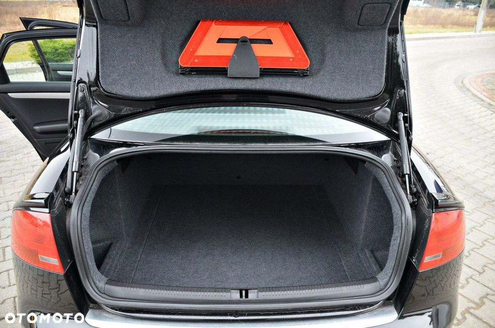 Audi A4 Limousine - 23