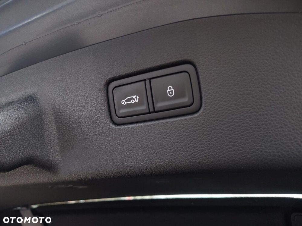 Genesis G70 - 29