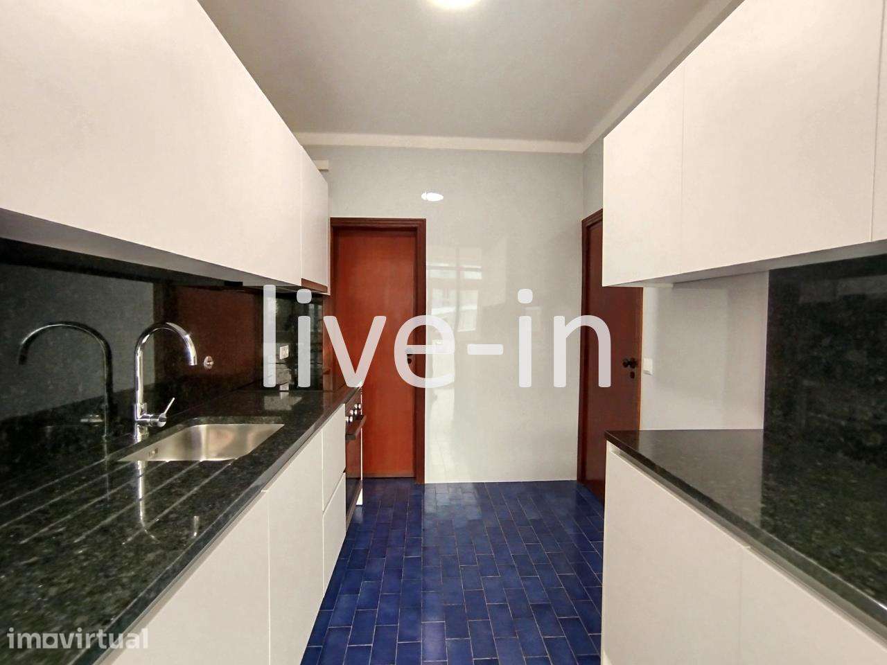 Apartamento T3 junto à Escola Mário Sacramento - Grande imagem: 4/15