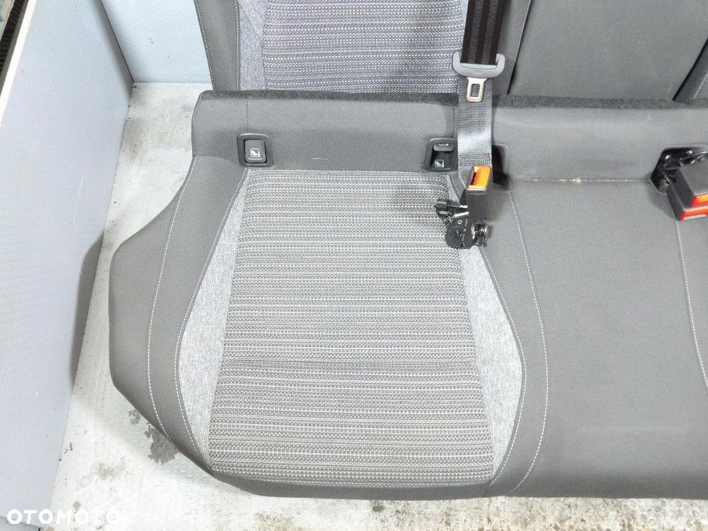 SKODA SUPERB IV 4 KOMBI KANAPA FOTEL TYŁ PODGRZEWANA - 2