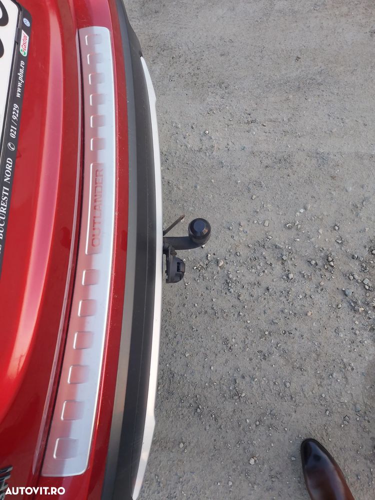 Mitsubishi Outlander - 11