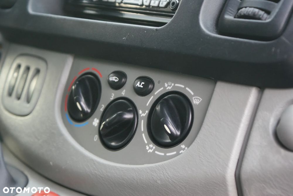 Renault Trafic - 10