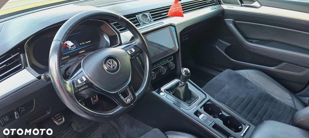 Volkswagen Passat - 15