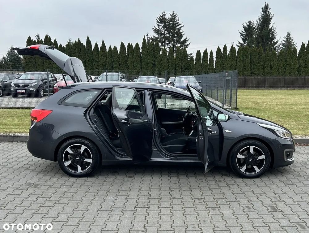Kia Ceed 1.6 CRDi 136 ISG Edition 7 - 13