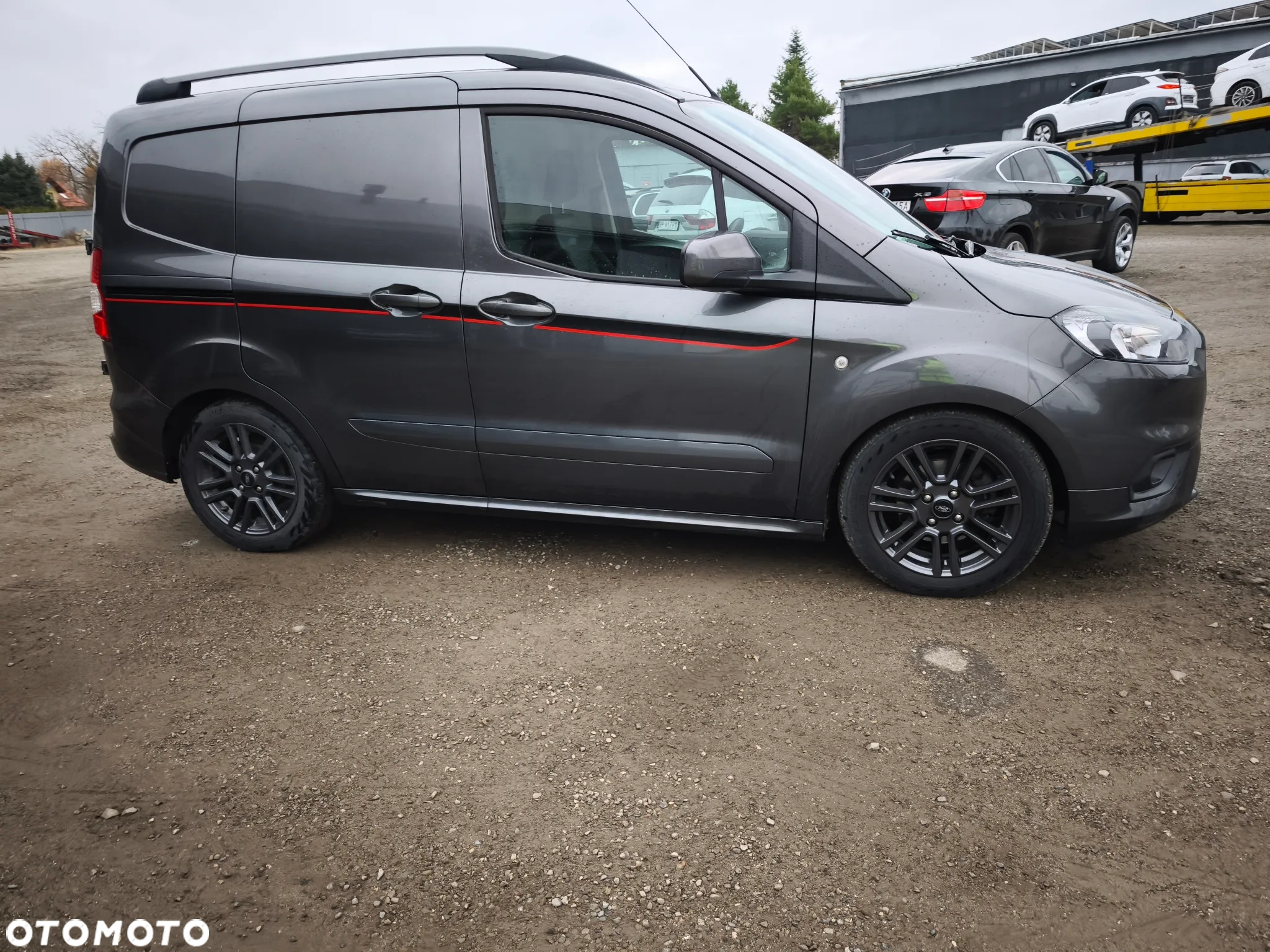 Ford TRANSIT COURIER SPORT - 4