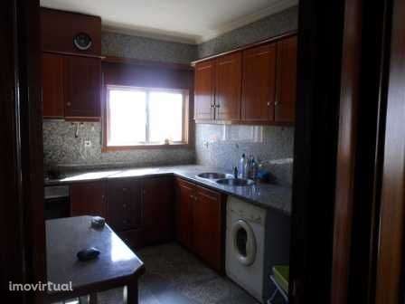 Apartamento T2 na Rua Dr. Joaquim Trigo de Negreiros em Mirandela - Grande imagem: 4/5
