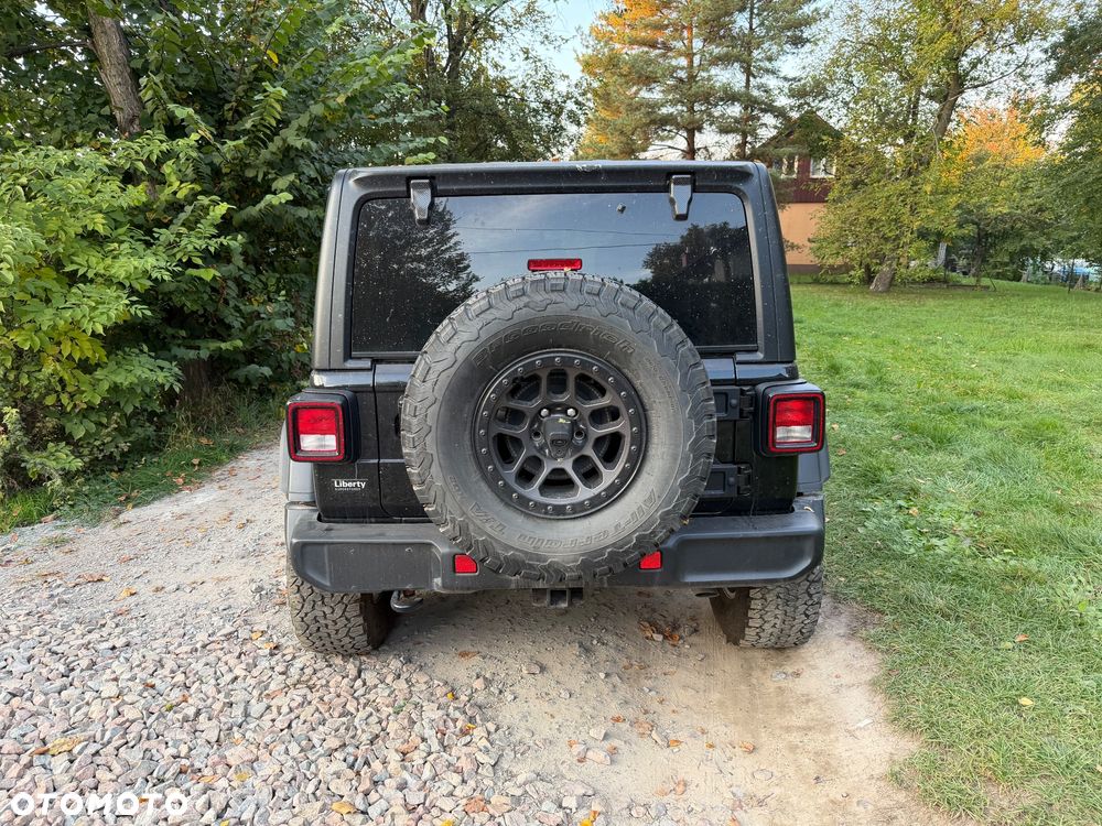 Jeep Wrangler - 10