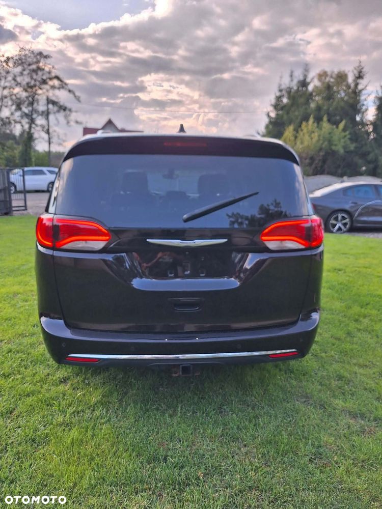 Chrysler Pacifica - 3