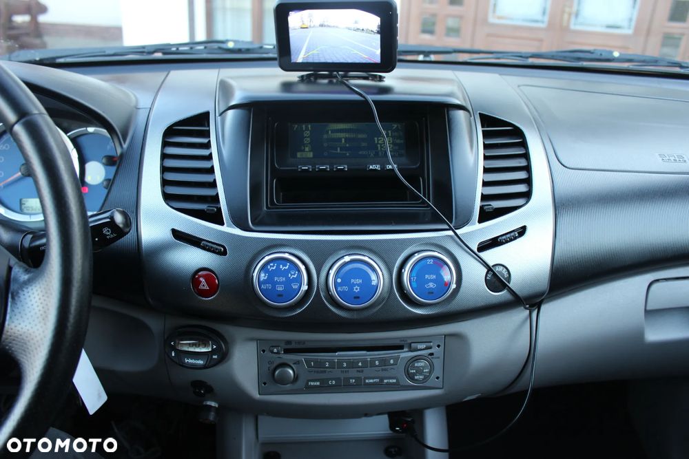 Mitsubishi L200 Pick Up 4x4 Intense Club Cab - 13