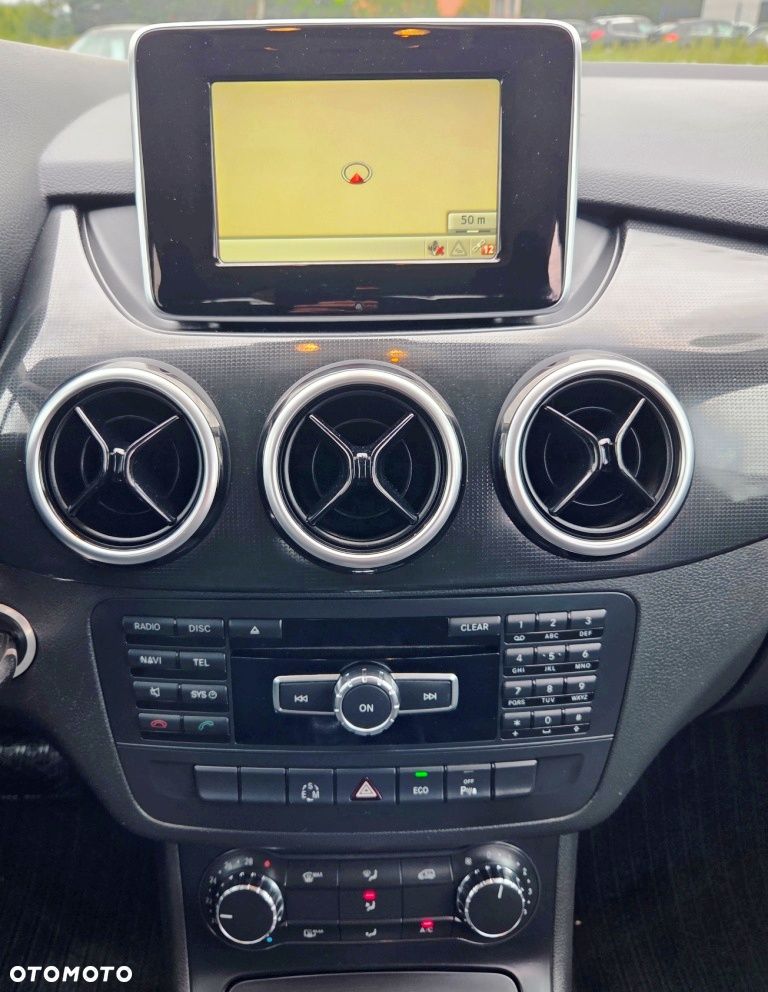 Mercedes-Benz Klasa B 180 CDI (BlueEFFICIENCY) 7G-DCT - 36