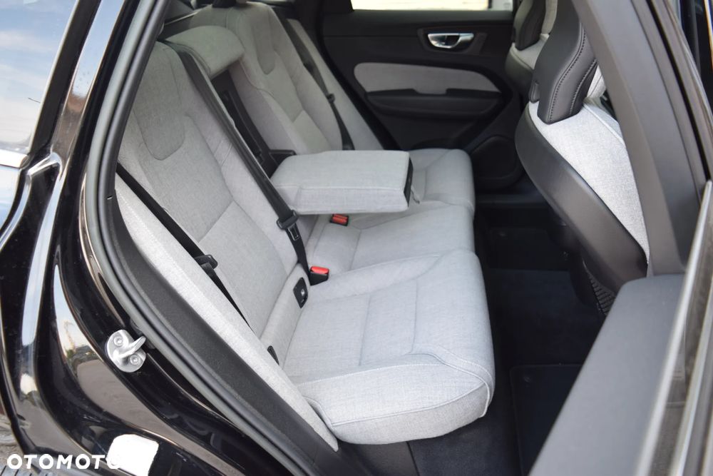 Volvo XC 60 B5 D AWD Geartronic Inscription - 38