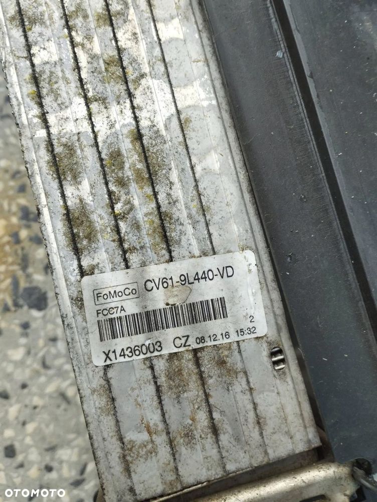 intercooler z kierownicą powietrza ford focus mk3 - 2